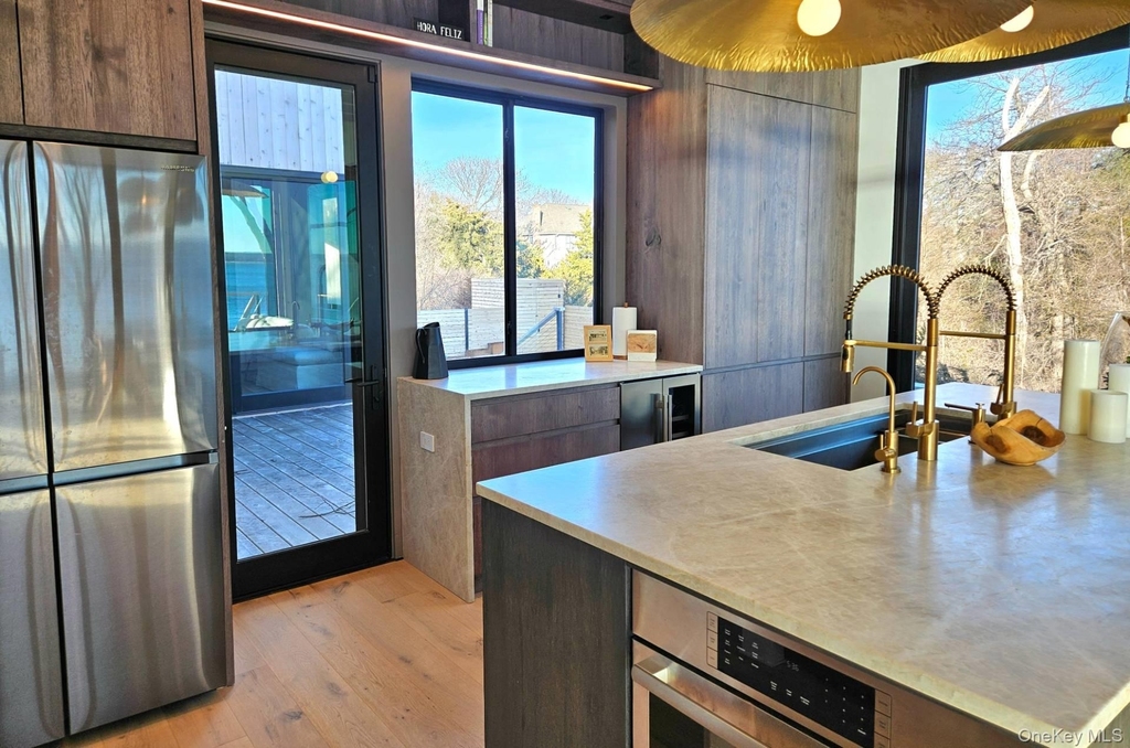 599 Peconic Bay Boulevard - Photo 18