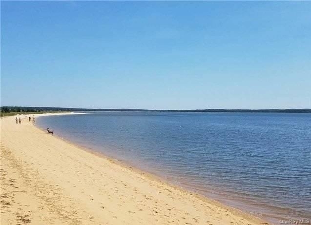 599 Peconic Bay Boulevard - Photo 9