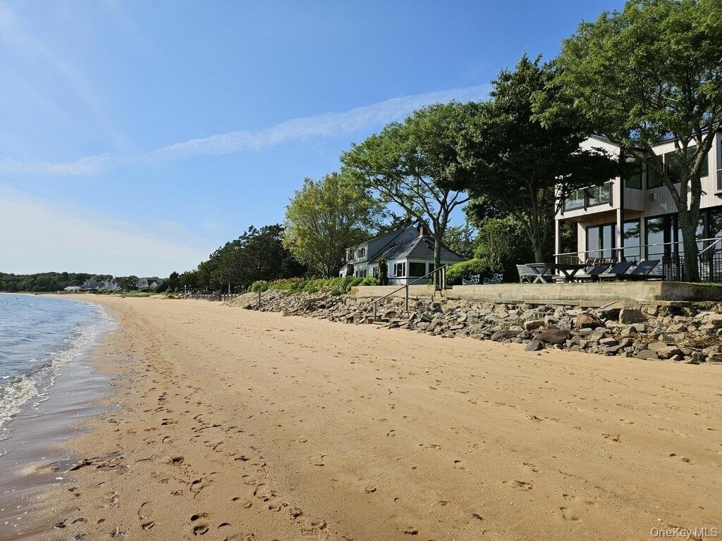 599 Peconic Bay Boulevard - Photo 5