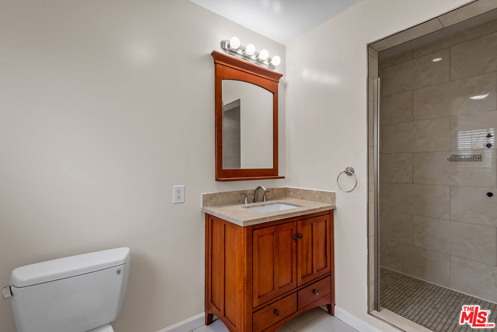 4090 Leeward Avenue - Photo 33