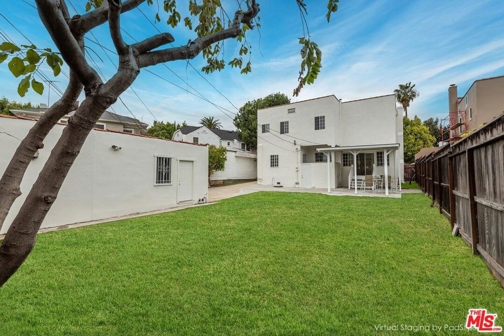 4090 Leeward Avenue - Photo 11