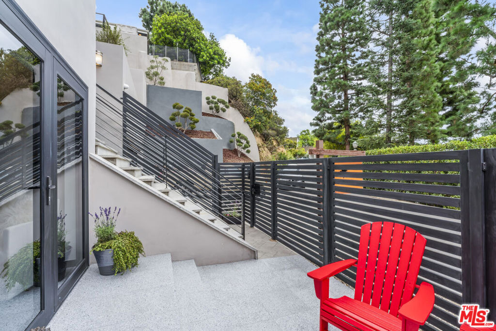 6459 Rodgerton Drive - Photo 34