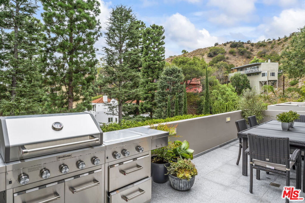 6459 Rodgerton Drive - Photo 10