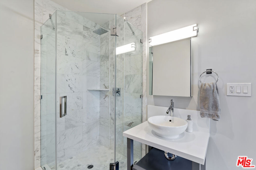 6459 Rodgerton Drive - Photo 37