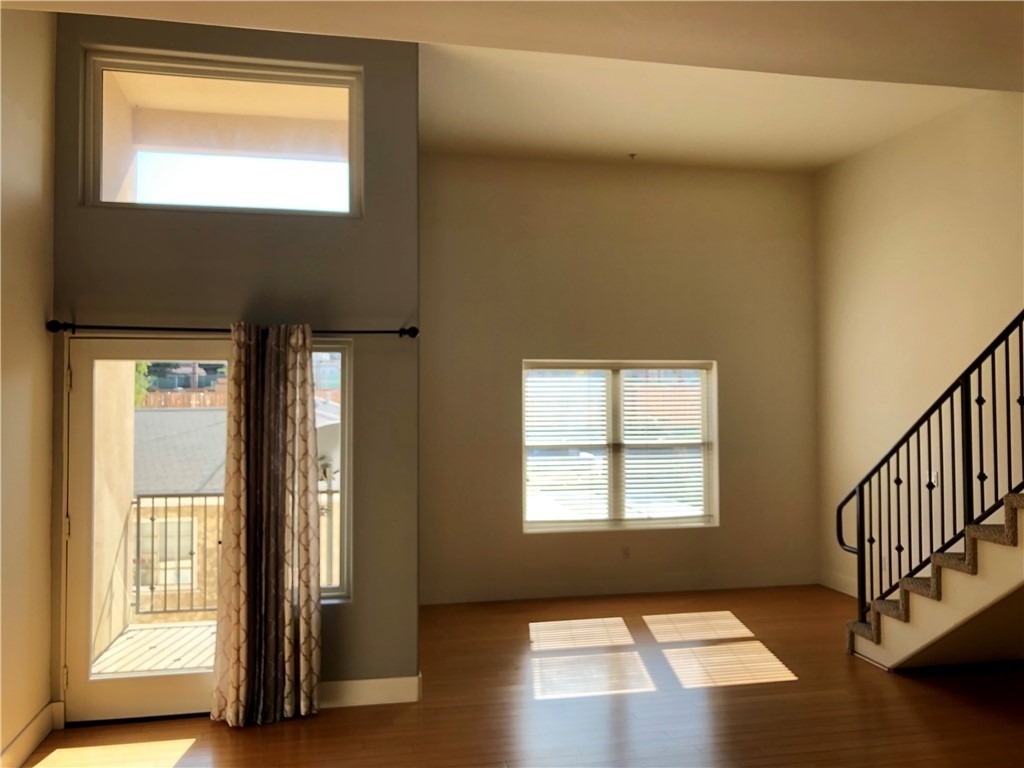 255 W 7th Street - Photo 5