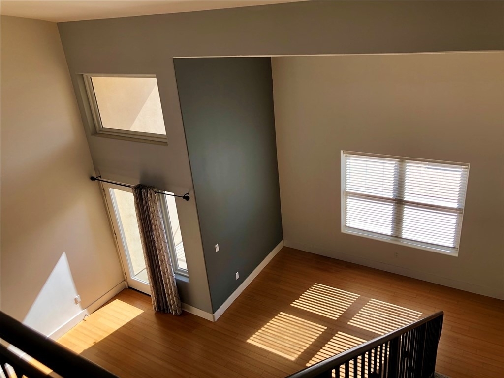 255 W 7th Street - Photo 7