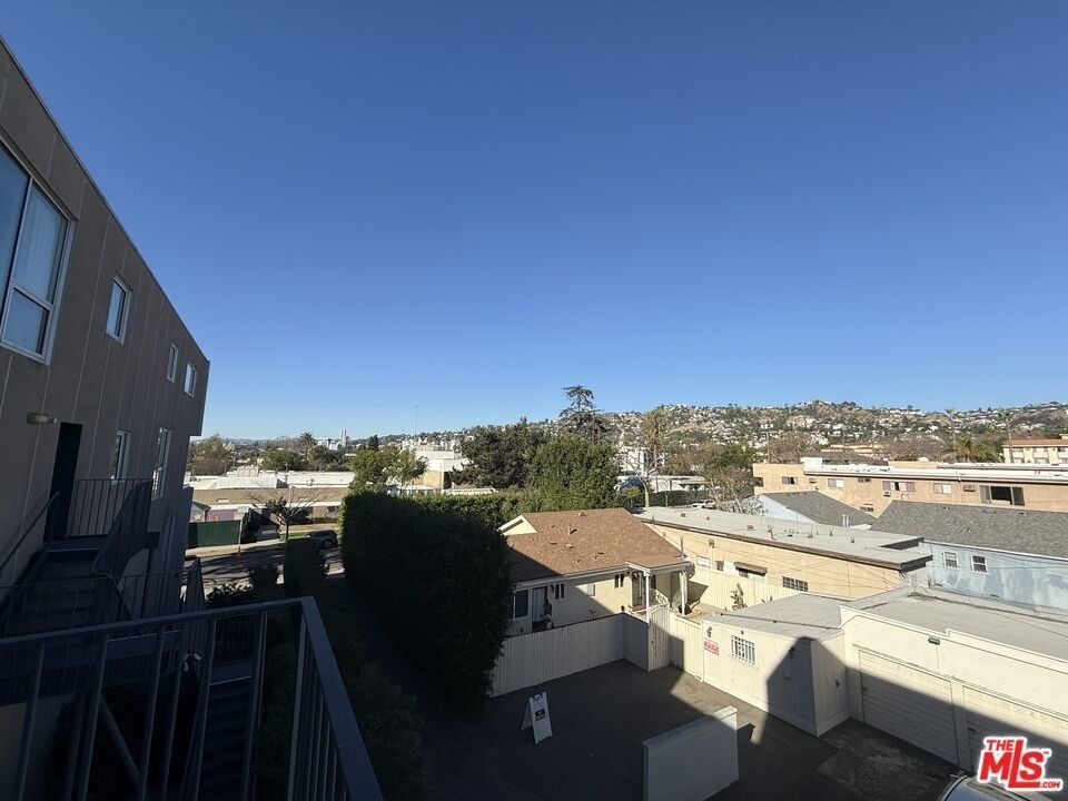 7917 Willoughby Avenue - Photo 20