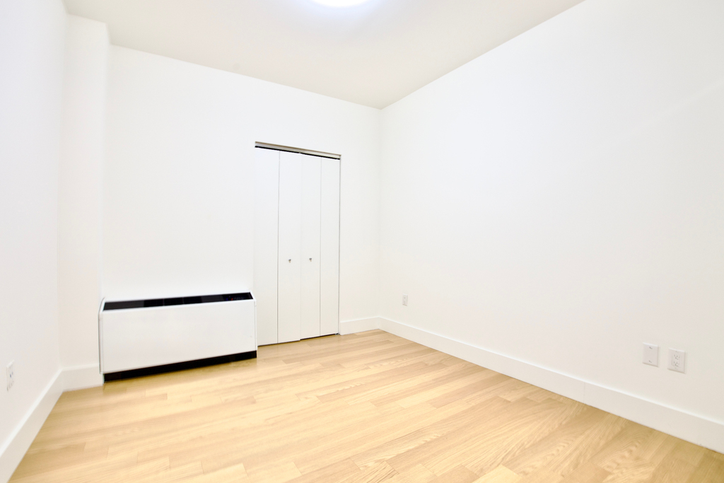 63 Wall Street - Photo 2