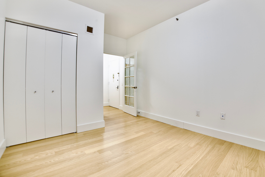 63 Wall Street - Photo 3