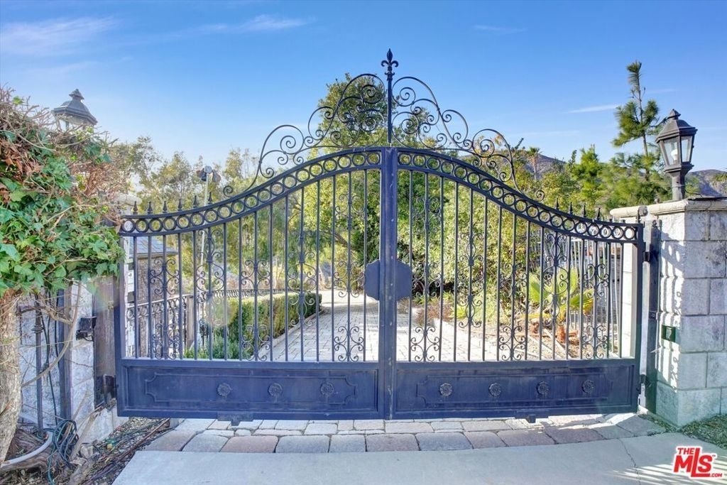 5805 Foxview Drive - Photo 30