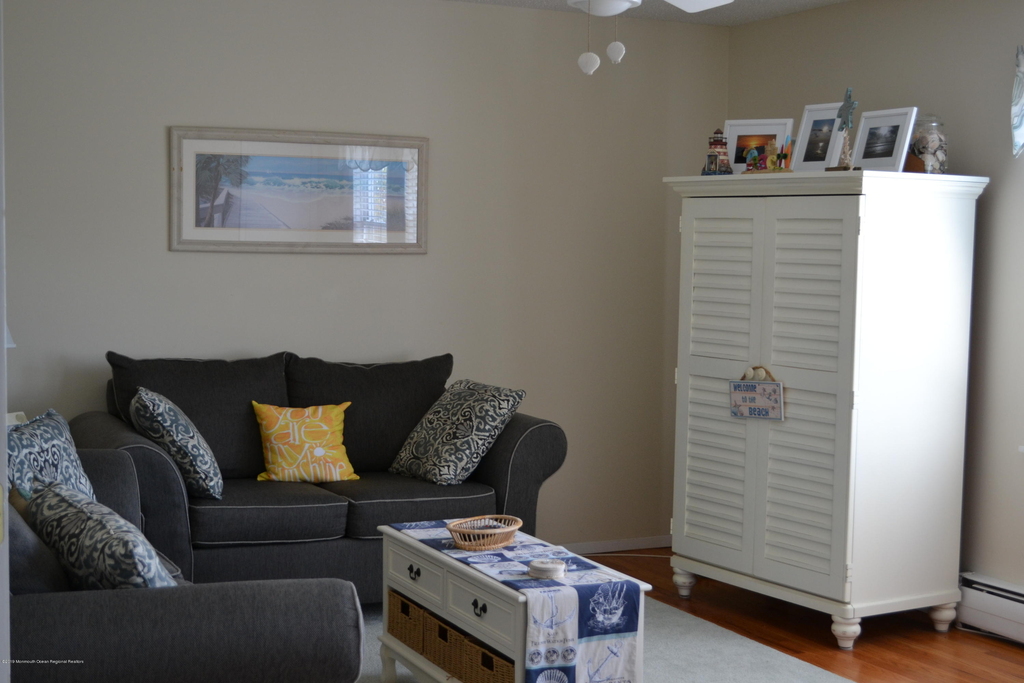 310 Maryland Avenue - Photo 4