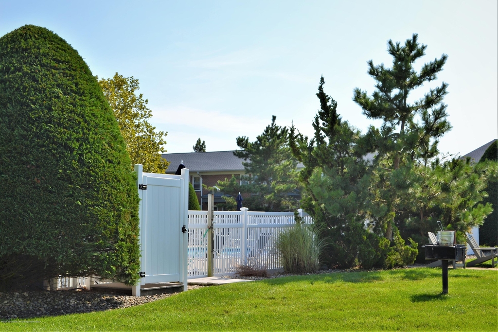 310 Maryland Avenue - Photo 19