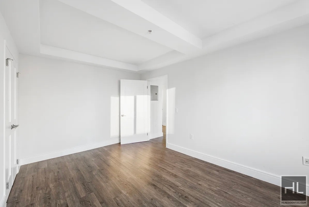 East 91st Street - Photo 14