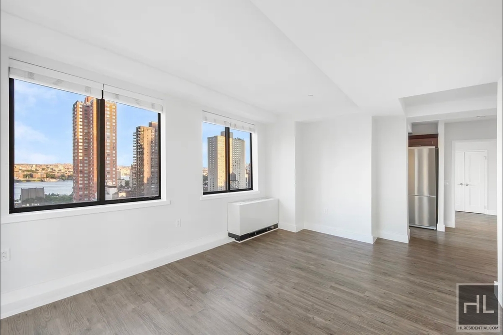 East 91st Street - Photo 4