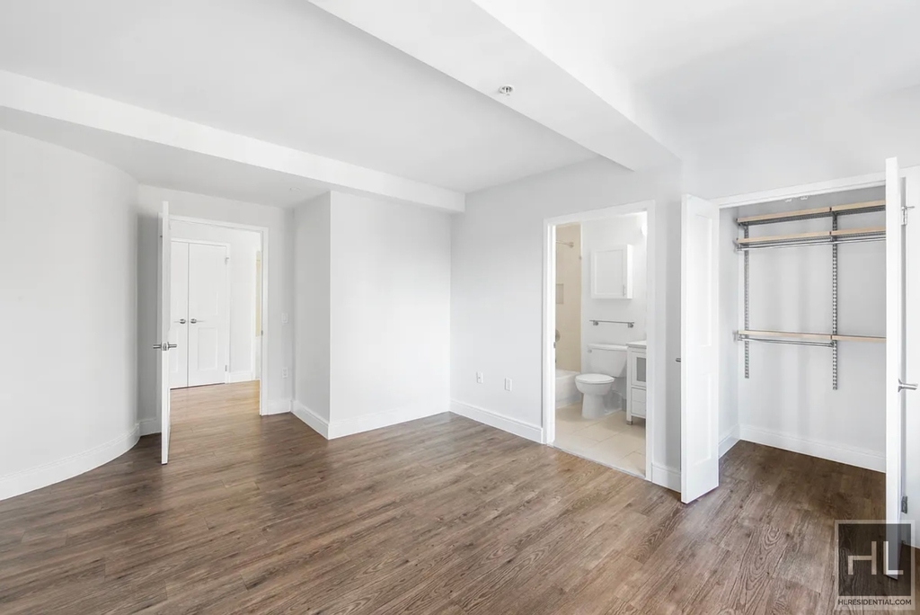 East 91st Street - Photo 10