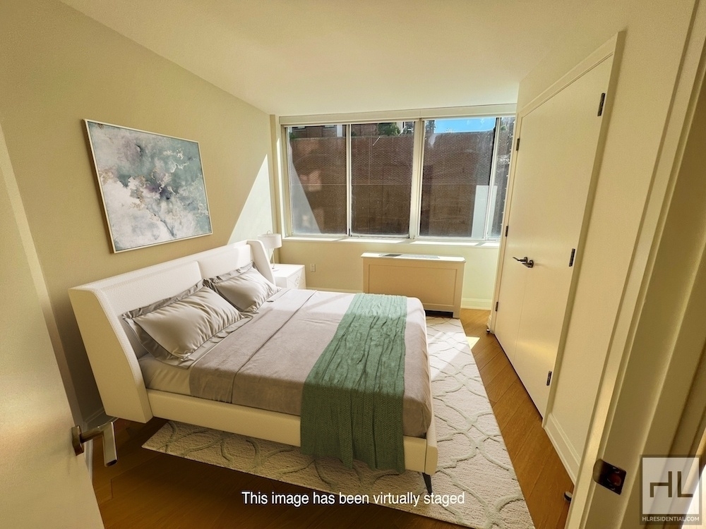 East 54 Street - Photo 3