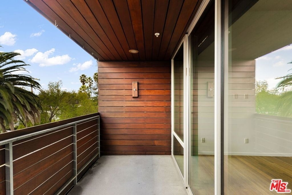 333 S Wilton Place - Photo 19