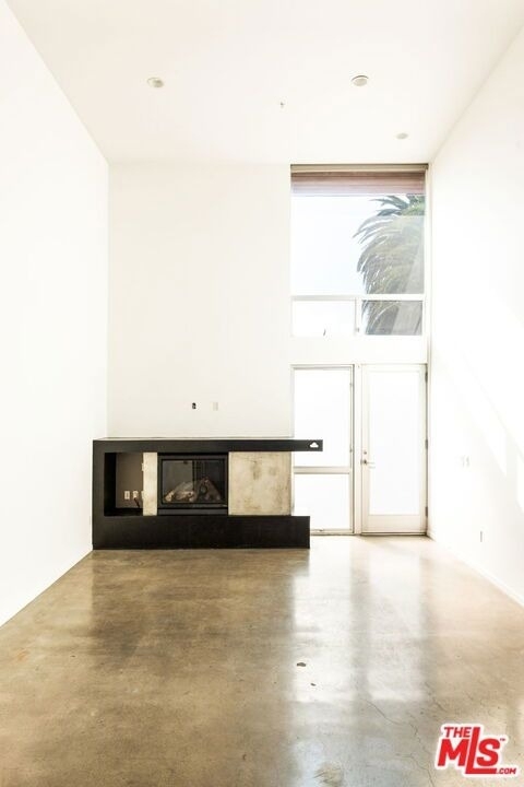 333 S Wilton Place - Photo 4