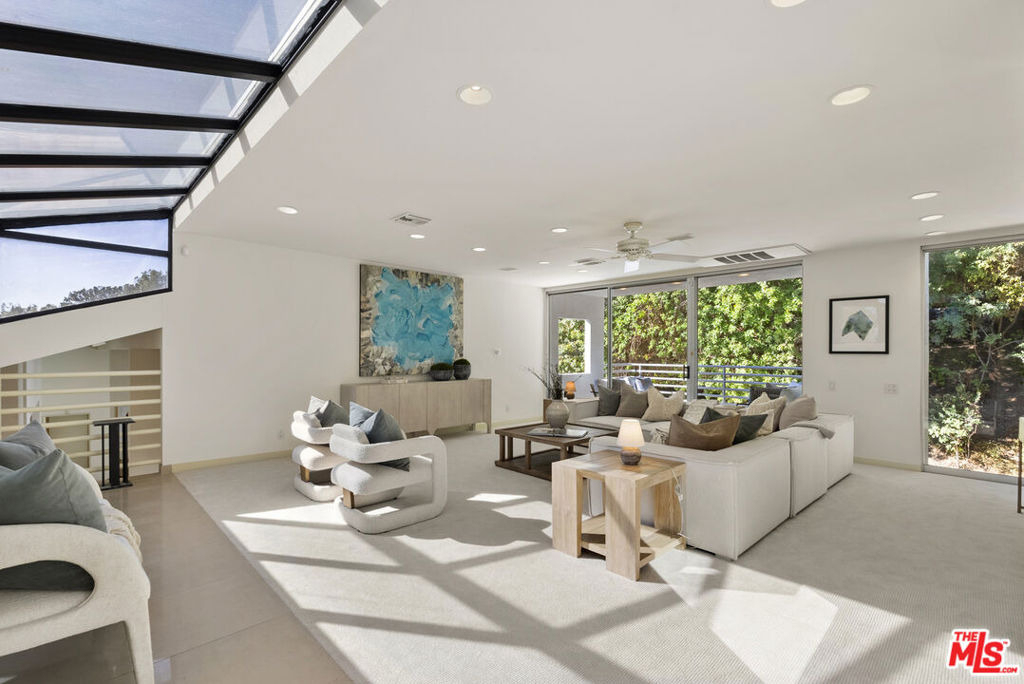 811 N Hillcrest Road - Photo 8