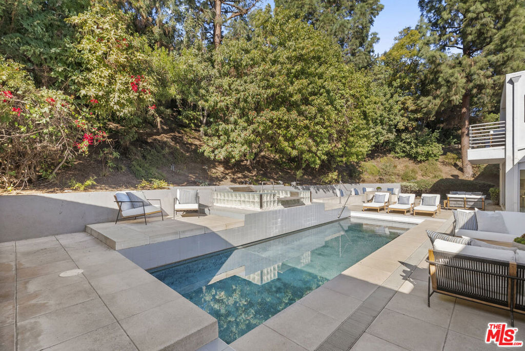 811 N Hillcrest Road - Photo 10