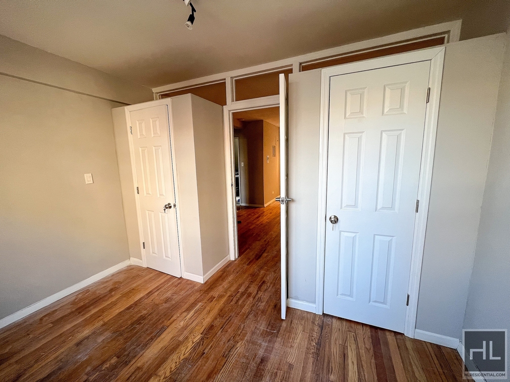 East 58 Street - Photo 11