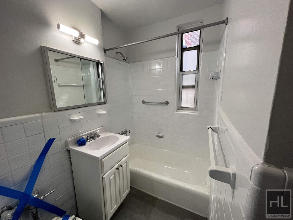 East 58 Street - Photo 9