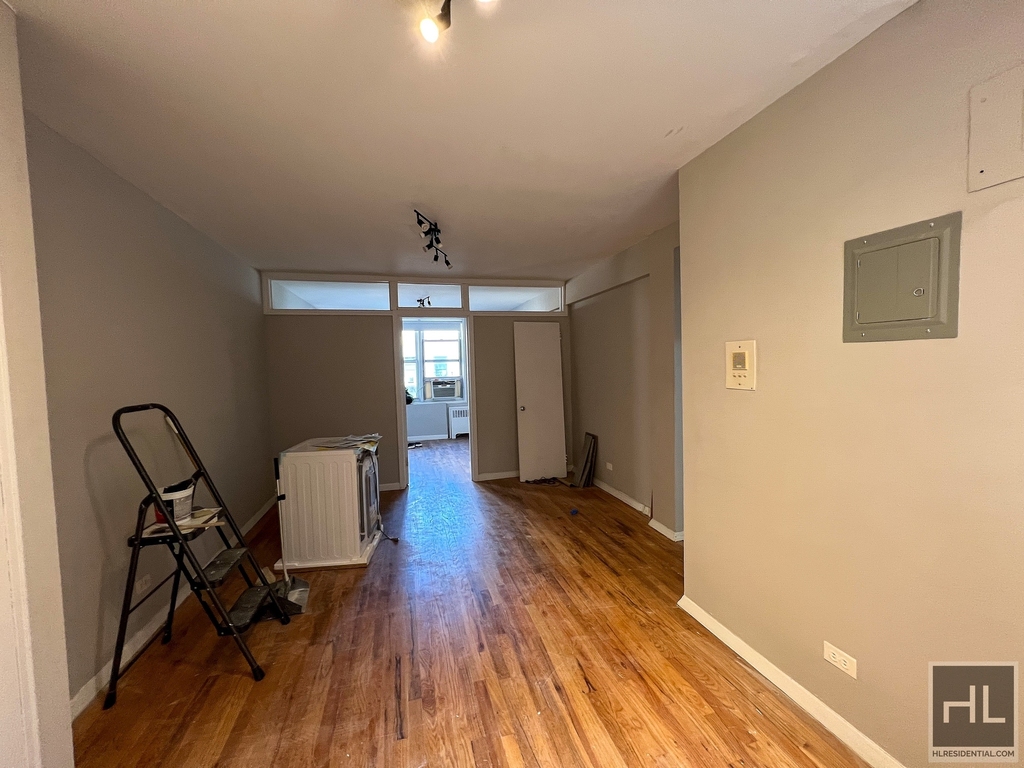 East 58 Street - Photo 14