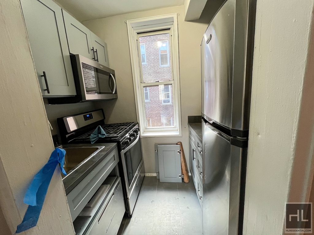 East 58 Street - Photo 8