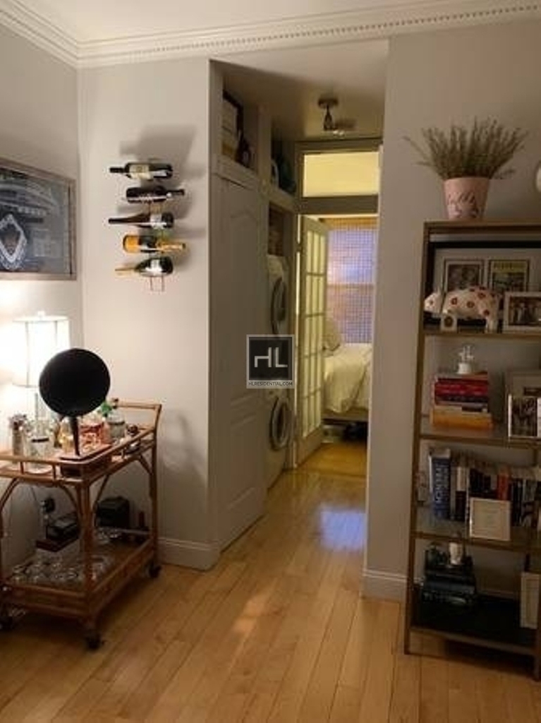 East 25th Street - Photo 13