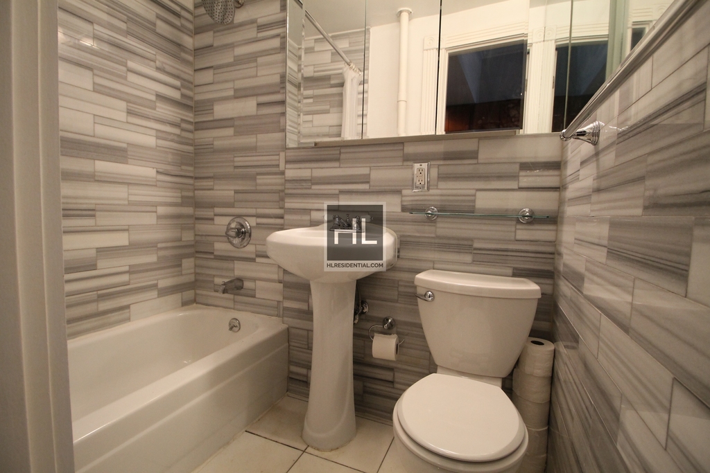 East 25th Street - Photo 24