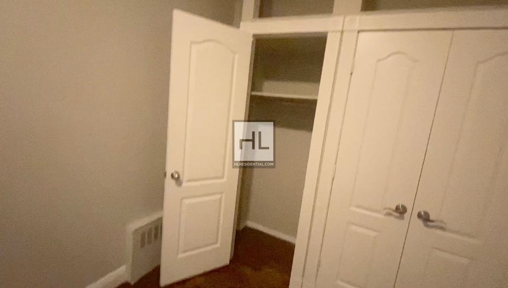 East 25th Street - Photo 8