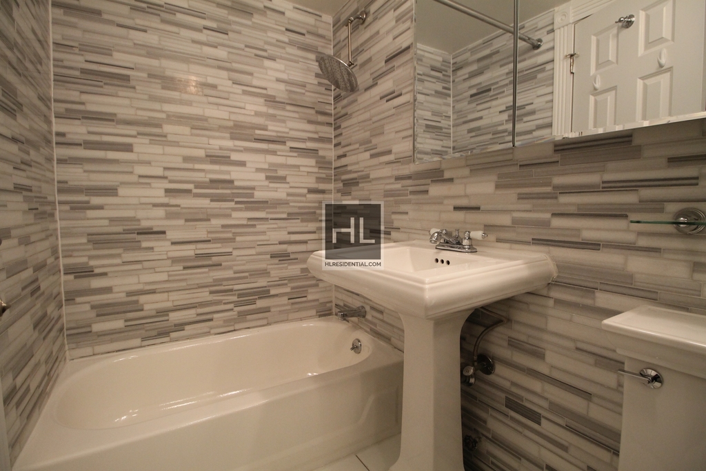 East 25th Street - Photo 23
