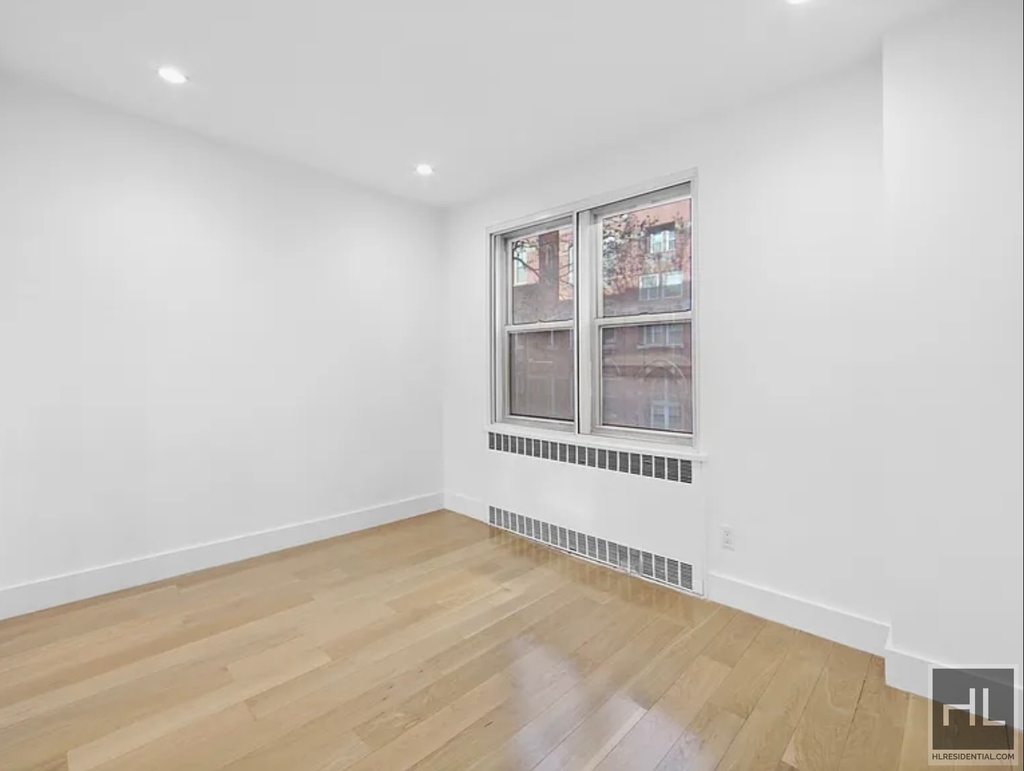 East 63rd Street - Photo 7