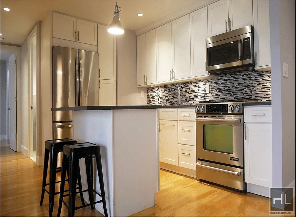 East 47th Street - Photo 3