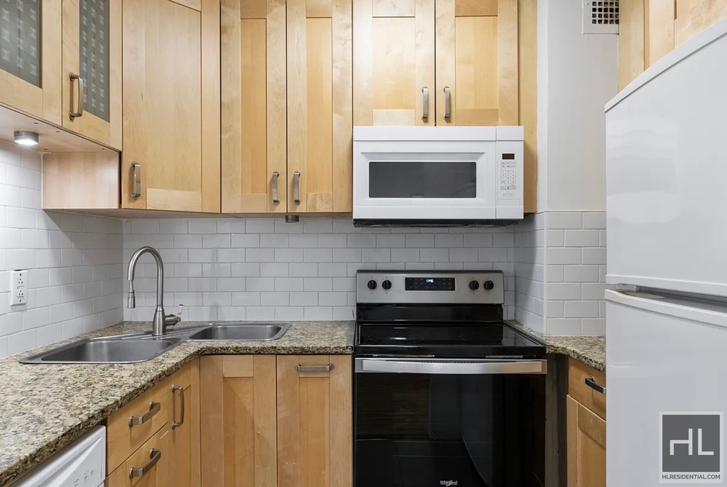 East 37th Street - Photo 4