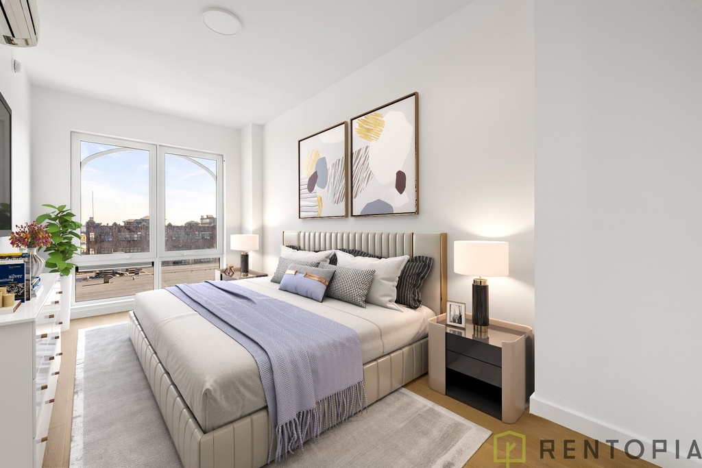 210 Greenpoint Avenue - Photo 3