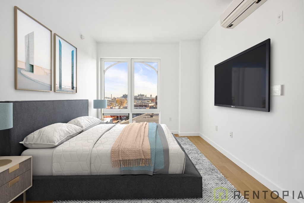 210 Greenpoint Avenue - Photo 4