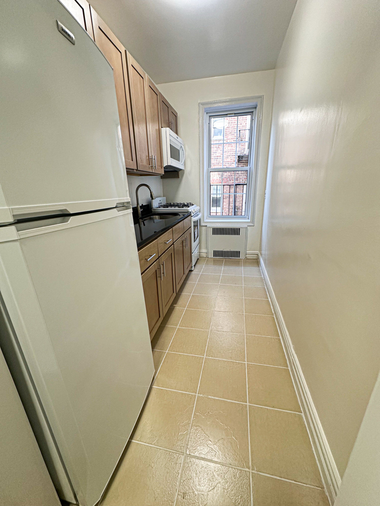 111-23 76th Road - Photo 3