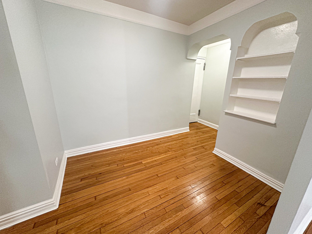 111-23 76th Road - Photo 2