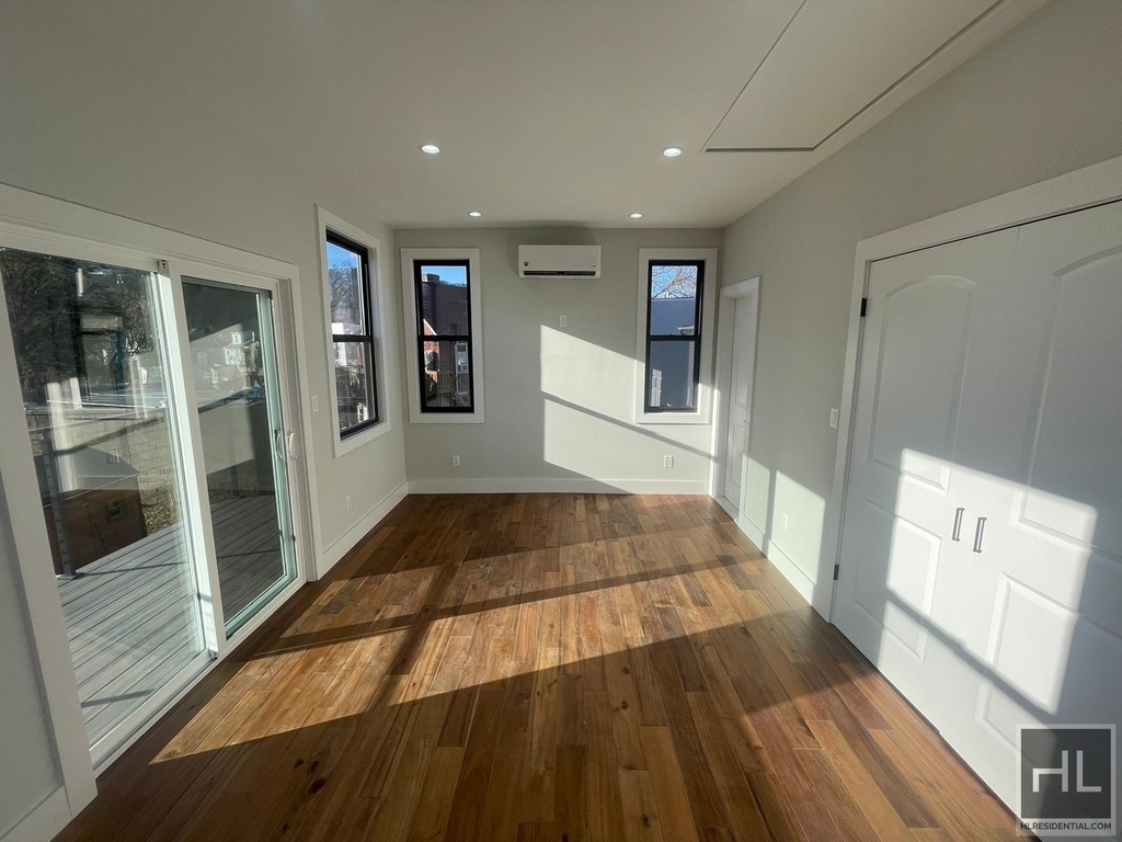 Osgood Avenue - Photo 1