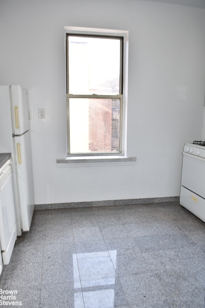 482 Fort Washington Avenue - Photo 2