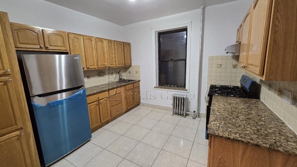 31-32 37th Street - Photo 2