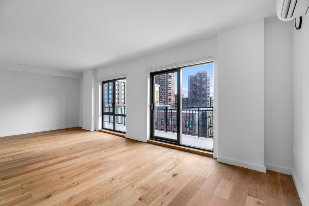 336 E 112th Street - Photo 7