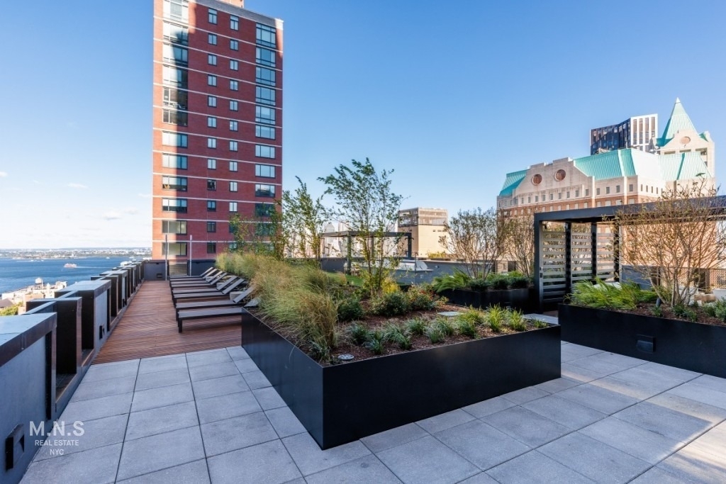 200 Montague Street - Photo 16