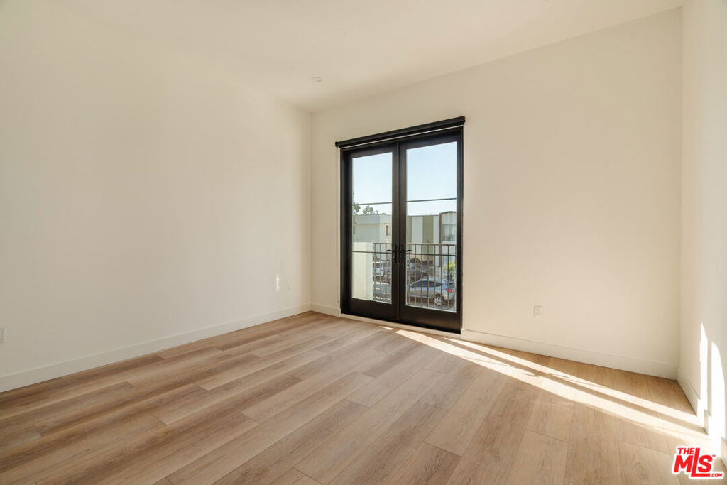 1954 S Garth Avenue - Photo 12