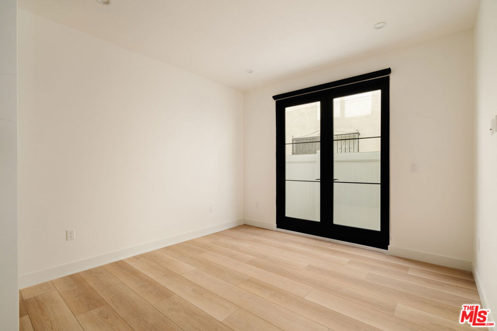 1954 S Garth Avenue - Photo 6