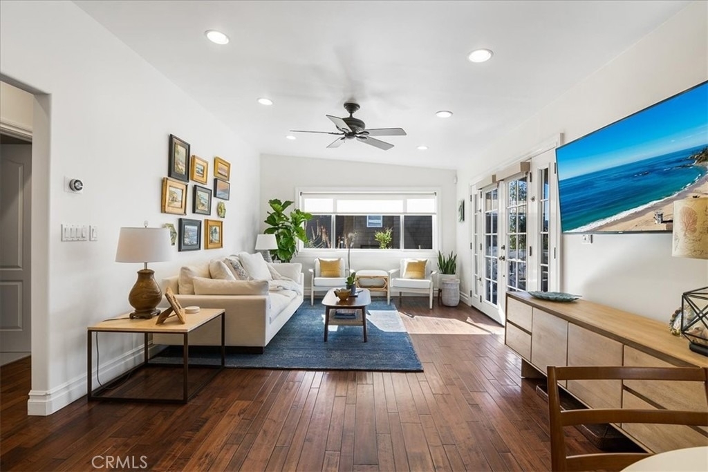 737 Griffith Way - Photo 1