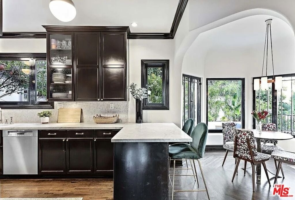 2015 Whitley Avenue - Photo 4