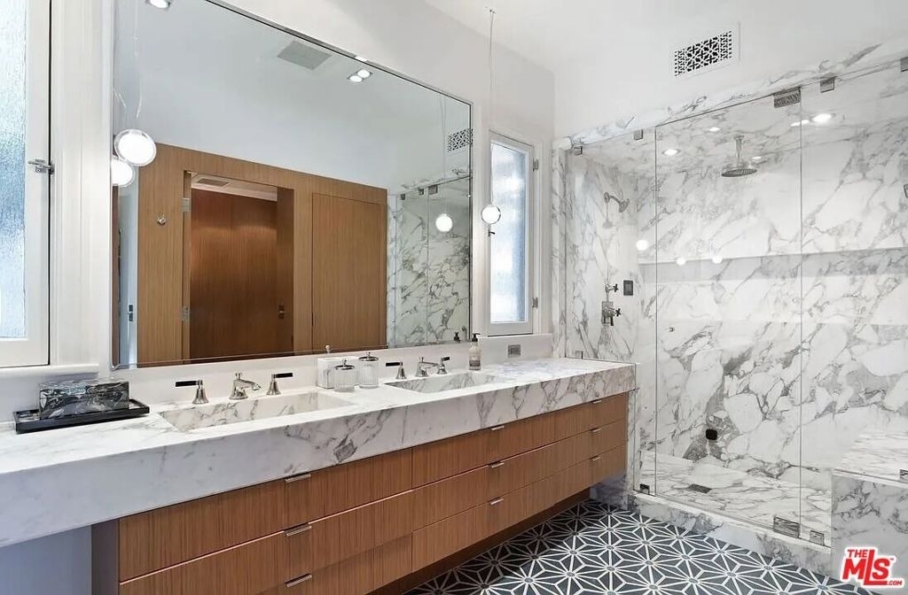 2015 Whitley Avenue - Photo 11