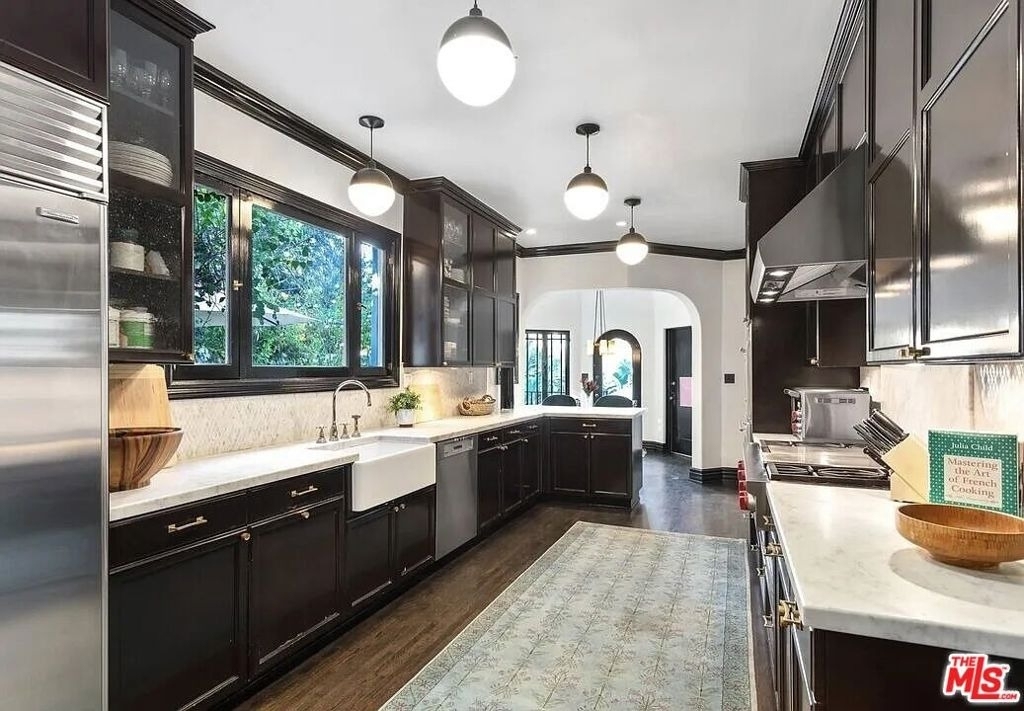 2015 Whitley Avenue - Photo 5